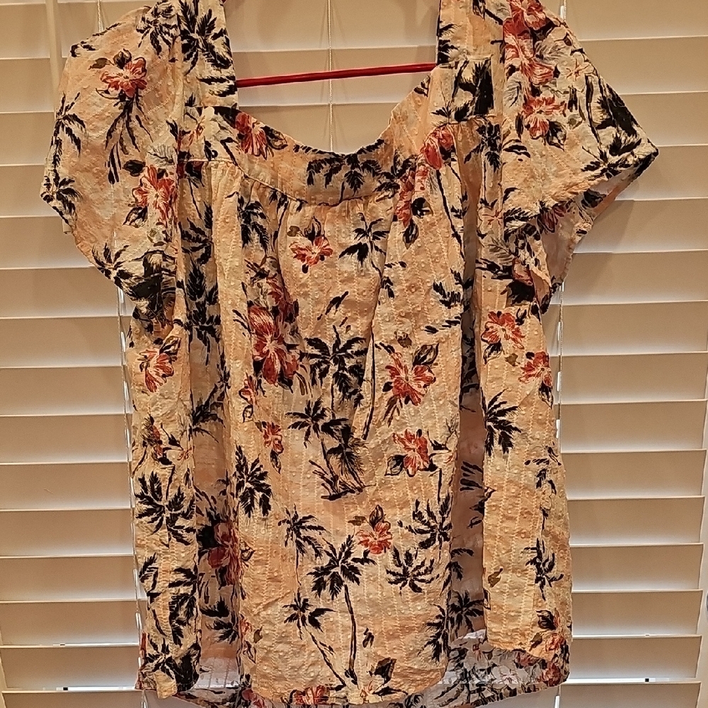 Torrid Cream and Black Floral Blouse - Picture 3 of 4